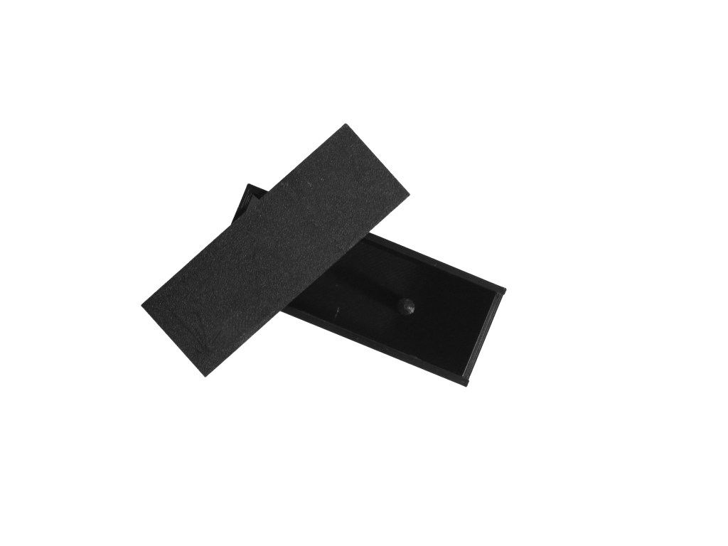 Caja para navajas de tres barrenos y ranurada